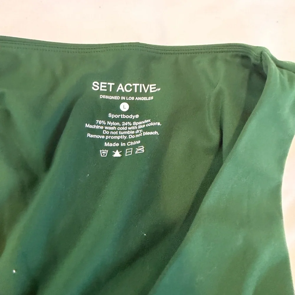 ☀️🌴SET Active Forest Green Crop Tank and Leggings Set - Picture 4 of 4